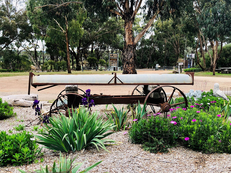 Wagon Wheel Garden - Happy Wanderer Wartook
