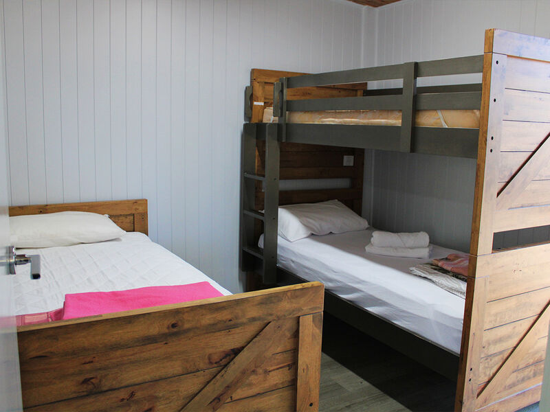 Deluxe 2 Bedroom Log Cabin