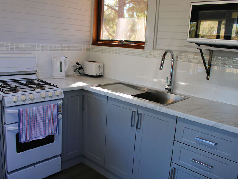 Deluxe 2 Bedroom Log Cabin