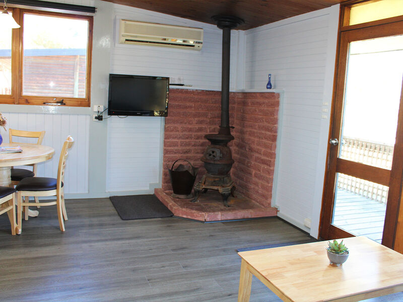 Deluxe 2 Bedroom Log Cabin
