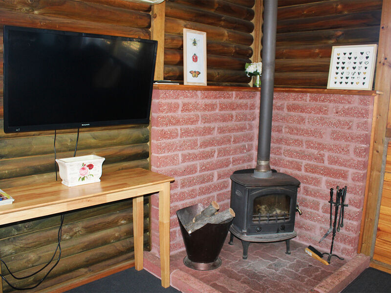 Executive 2 Bedroom Log Cabin