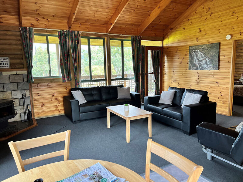 Executive 2 Bedroom Log Cabin