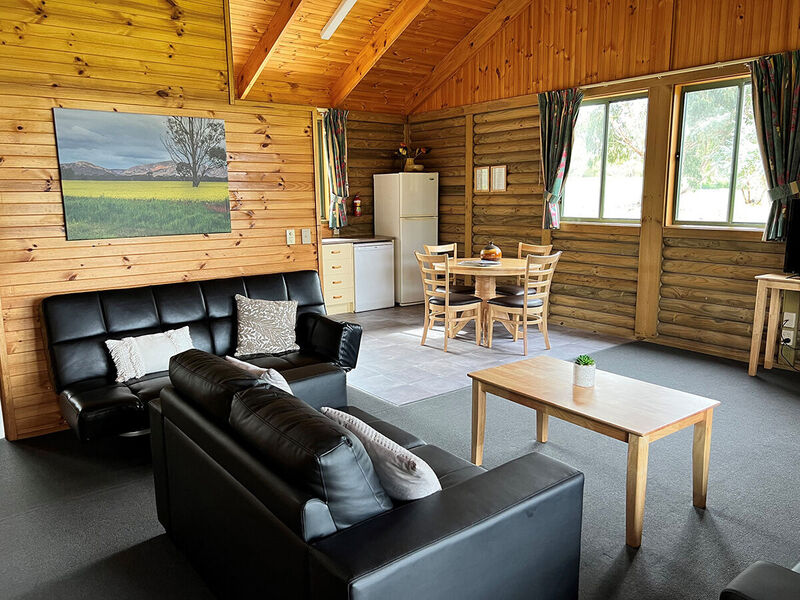 Executive 2 Bedroom Log Cabin