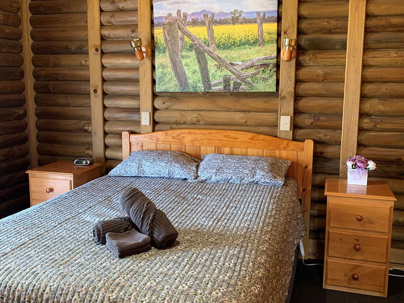 Executive 2 Bedroom Log Cabin